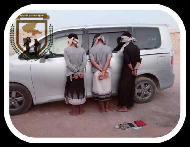 ”في عملية بطولية.. القبض على ثلاثة متهمين بالقتل تورطوا في اختطاف وتعذيب سائق باص في عتق”