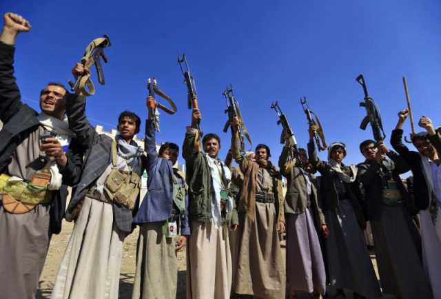 ”نحن انفصاليين ونحن من نرفض فتح الطرق”...قيادي حوثي يفتح النار على جماعته ويتهمها بالانفصال