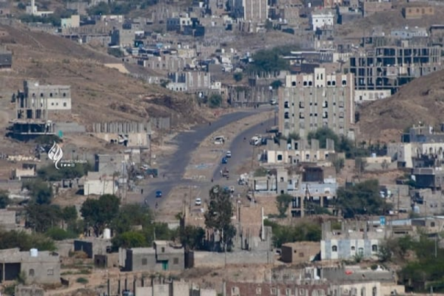 ابتداء من غد السبت.. الحكومة تعلن فتح ”طريقين رئيسيين” يربطان محافظات تعز وصنعاء والحديدة