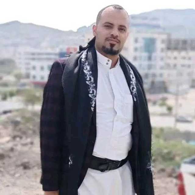 السلطات الأمنية تلقي القبض على أحد المتهمين بقتل الشاب ”الوجيه” أمام طفليه في الجنيد بتعز