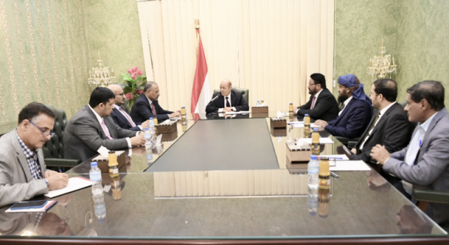 الجنوب والشمال في خطر.. تغيرات متسارعة تدفع بالجميع نحو ”الهاوية” ودعوة عاجلة للمجلس الرئاسي بالتحرك