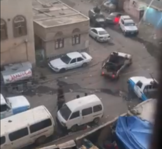 أول تعليق للشرعية على حصار عشرات الأطقم الحوثية لمنزل الشيخ طعيمان في صنعاء بعد حمايته ودفاعه عن مصلي التراويح
