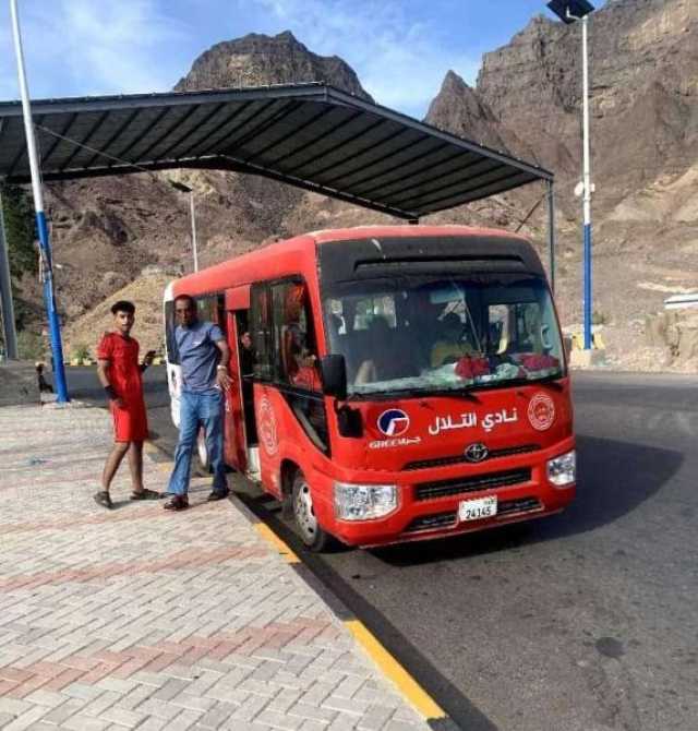 ”تصعيد رياضي سياسي: حراسة المجلس الانتقالي تُلقي بظلالها على إحدى الأندية وتمنع مرورهم إلى جولدمور”