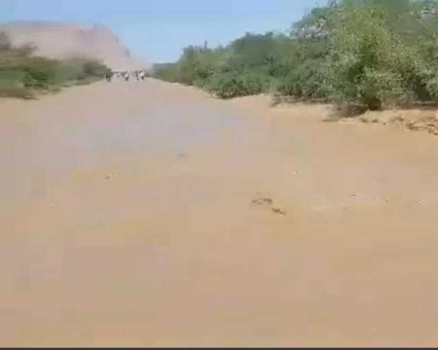 سيول دوعن تقطع شريان حضرموت: خط رئيس يهدد حياة المواطنين