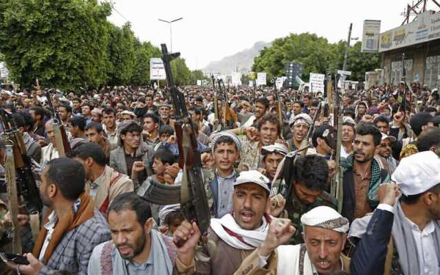 ثورة غضب عارمة تهزّ صنعاء: ومليشيا الحوثي تشن حملة شعواء وتعتقل ناشط