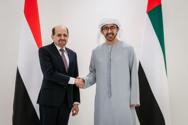 وزير الخارجية اليمني الدكتور شايع الزنداني يلتقي نظيره الإماراتي