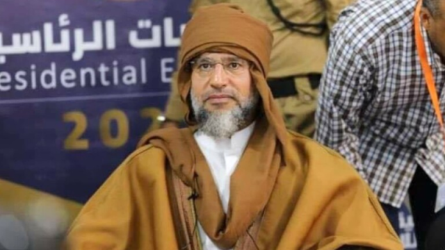 عبارة قالها القذافي باللغة الإنجليزية تثير تفاعلا كبيرا