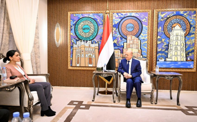 الرئيس العليمي يؤكد لبريطانيا انفتاح مجلس القيادة على مبادرات السلام وفقا للمرجعيات الثلاث