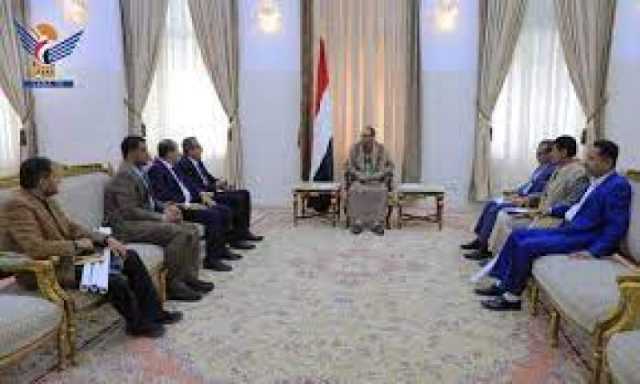 قيادة جماعة الحوثي تصدم موظفي المؤسسات الحكومية بصنعاء قبل حلول عيد الاضحي!