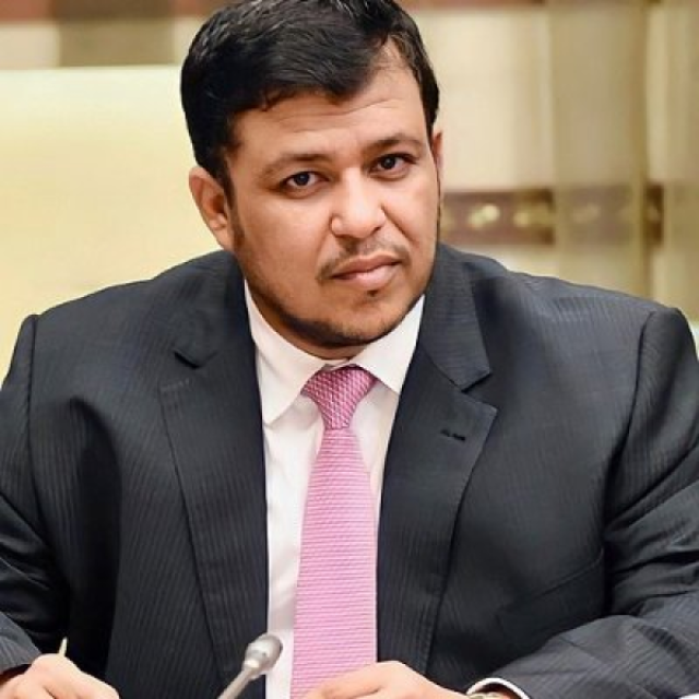 أول تعليق لمجلس القيادة الرئاسي على قرارات البنك المركزي اليمني الجريئة