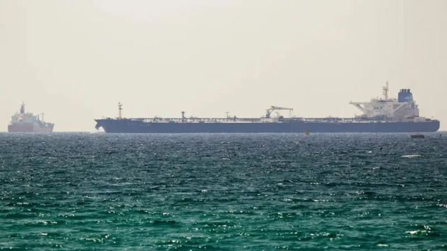 عاجل: انفجار في خليج عدن وإعلان بريطاني بهجوم حوثي جديد
