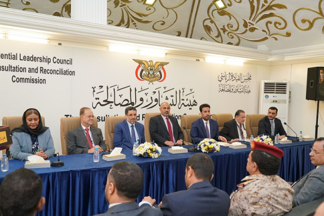 في كلمة تحت الطير الجمهوري.. عيدروس الزبيدي يحذر من كوارث وويلات لـ”الشعبين في الشمال والجنوب”!