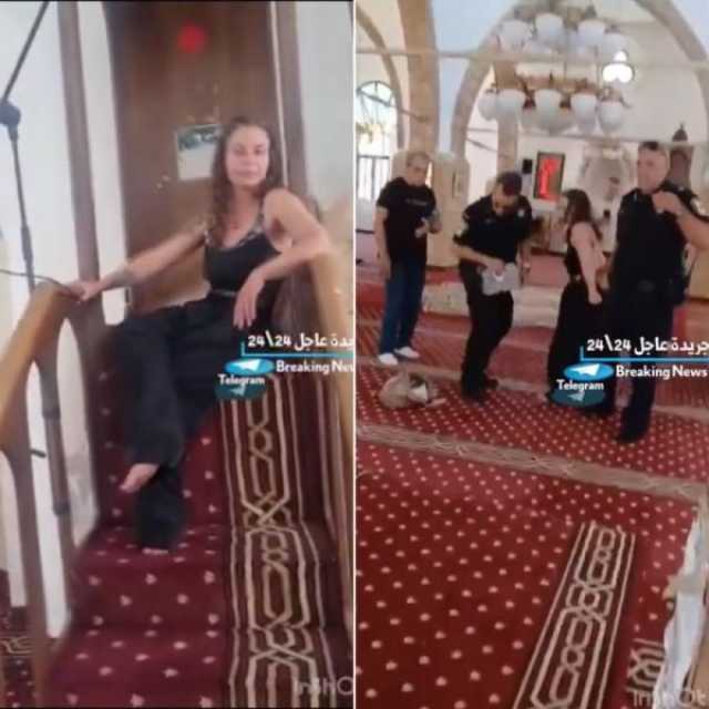 شاهد.. سائحة أجنبية تعتلي منبر احد المساجد