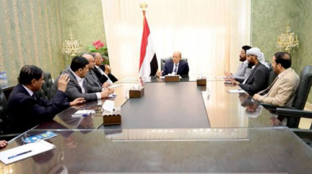 خبير عسكري يحذر من سقوط الشرعية للأبد ويتحدث عن 400 ألف مقاتل جاهزون لقلب الموازين والسيطرة على 4 محافظات