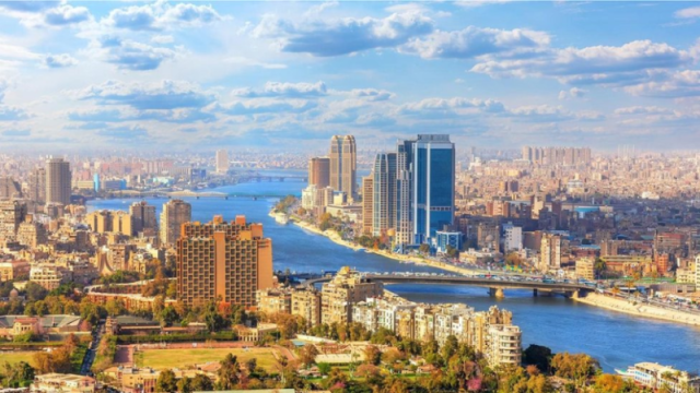 خطر تاريخي يهدد المصريين.. خبير يدق جرس الإنذار