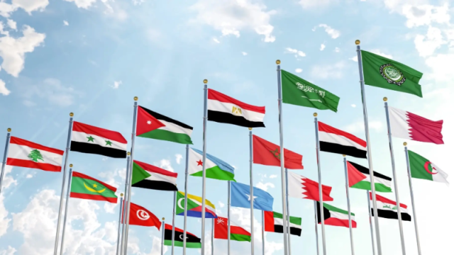 بأوامر إيرانية.. عبدالملك الحوثي يهاجم الجيوش والدول العربية ويتوعد بحربها