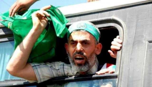 وعد منذ 13 سنة.. أسير فلسطيني محرر يكشف ما قاله ‘‘السنوار’’ قبيل خروجه من السجن