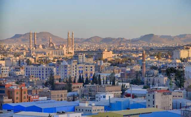 جماعة الحوثي تفاجئ الموظفين بصنعاء بهذا الإجراء القسري المستفز!