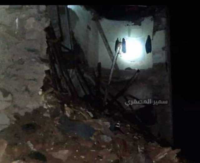 انهيار منزل على رؤوس ساكنيه في إب ومقتل وإصابة كافة أفراد الأسرة