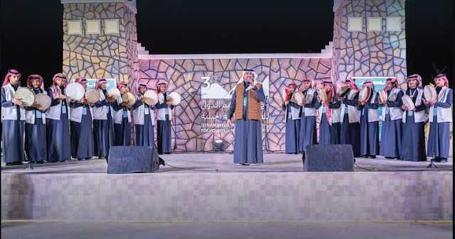 «الإرشاد السياحي» يعرّف ضيوف مهرجان «قمم» بمعالم عسير