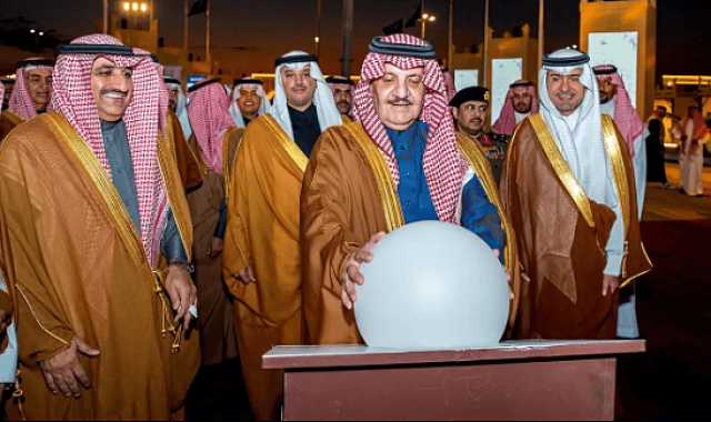 أمير الشرقية يُدشّن مهرجان تسويق تمور الأحساء المصنعة 2024