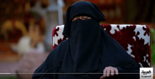 موضي العريفي.. سيدة حائلية في العقد السابع مرّت بتجربة مأساوية فجرت مواهبها 