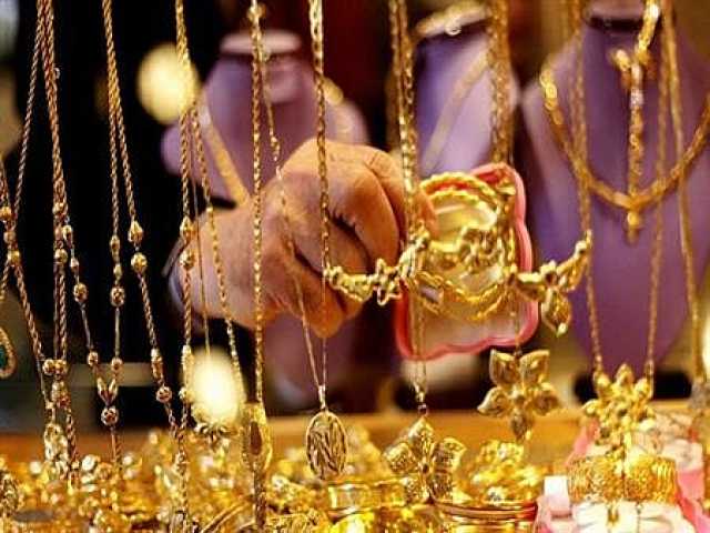 وسط قوة الدولار وارتفاع عوائد السندات.. أسعار الذهب تقترب من أدنى مستوى لها في أسبوع
