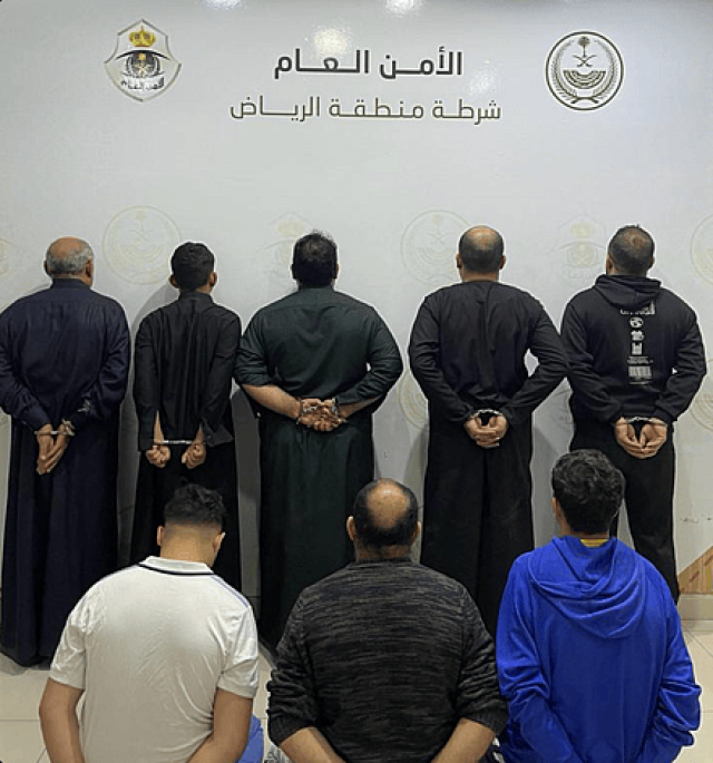 القبض على 8 مقيمين ظهروا بمحتوى مرئي في مشاجرة جماعية
