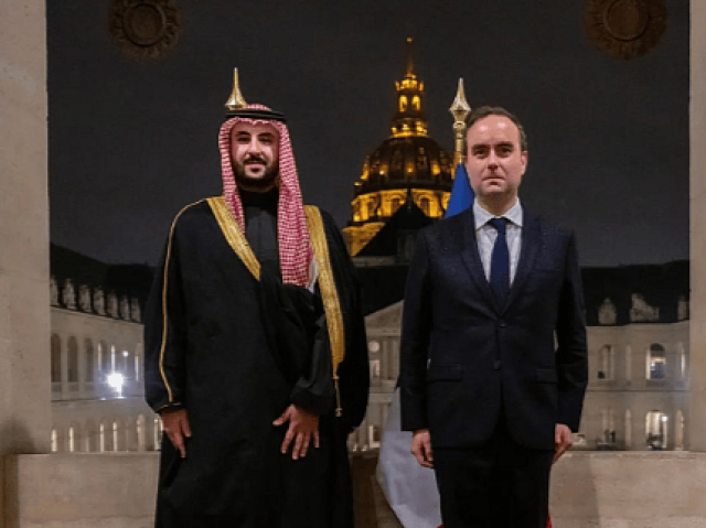 وزير القوات المسلحة الفرنسية والأمير خالد بن سلمان يعقدان جلسة مباحثات رسمية