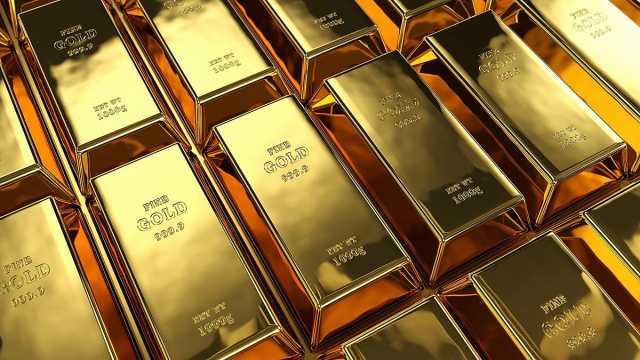 الذهب يحافظ على قوته بسبب ضعف الدولار