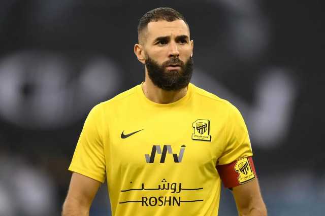 'الجماهير السعودية محظوظة'.. مدرب ريال مدريد السابق يدافع عن بنزيما