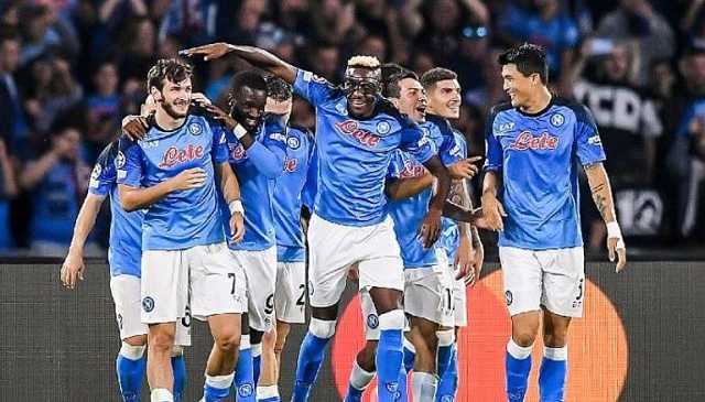 وكيل كفاراتسخيليا يورط أوسيمين مع نابولي بسبب الدوري السعودي