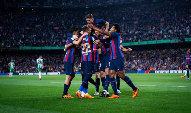 ليفاندوفسكي يعود لقائمة برشلونة أمام ألميريا في الدوري الإسباني