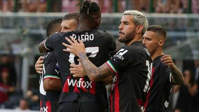 اشتباكات بالأيدي بين جماهير ميلان ونيوكاسل قبل انطلاق مباراة دوري الأبطال.. فيديو