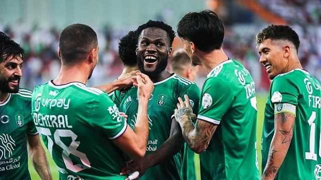 نجم الأهلي المحترف يقترب من الرحيل ونادٍ سعودي يترقب الأمر