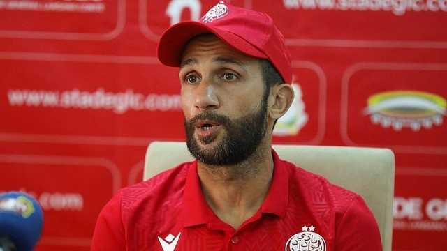 الوداد المغربي يُطيح بـ عادل رمزي.. والبديل يصل مطار محمد الخامس