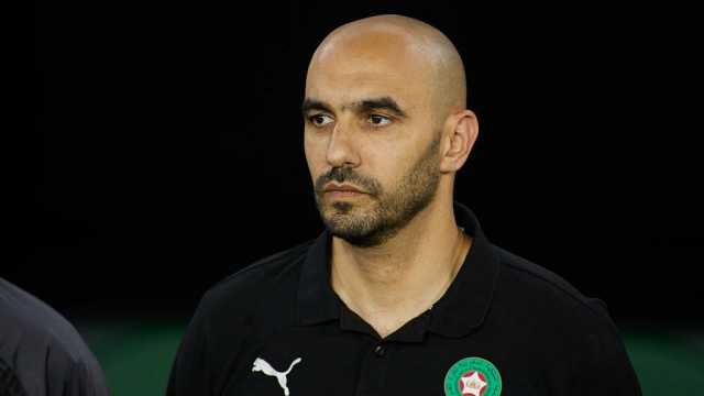 الكاف يعاقب مدرب المغرب وليد الركراكي على خلفية أحداث مباراة الكونغو