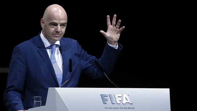أول تعليق من فيفا على لكمة أحد الحكام في الدوري التركي