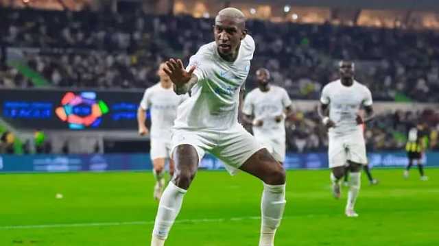 تاليسكا يسخر من نجم الاتحاد بعد خماسية النصر.. فيديو