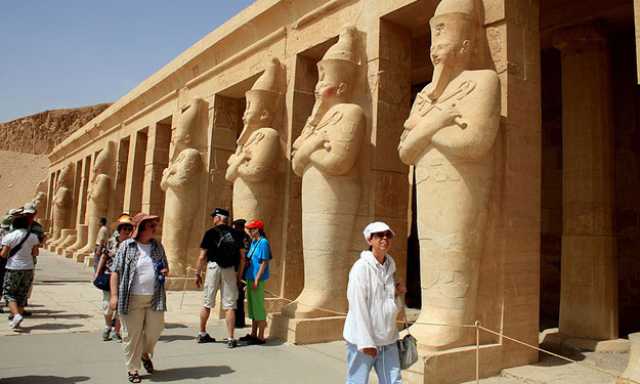 هل ترتفع أعداد السائحين ونسب الإقبال بالفنادق بعد حرب غزة؟.. خبيران يُجيبان
