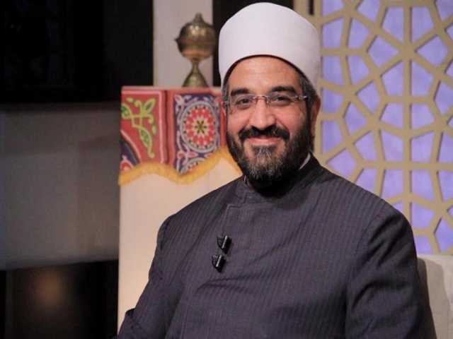 عمرو الورداني: لا يحق للشباب منع خطيبته من الذهاب للكوافير يوم الزفاف - فيديو