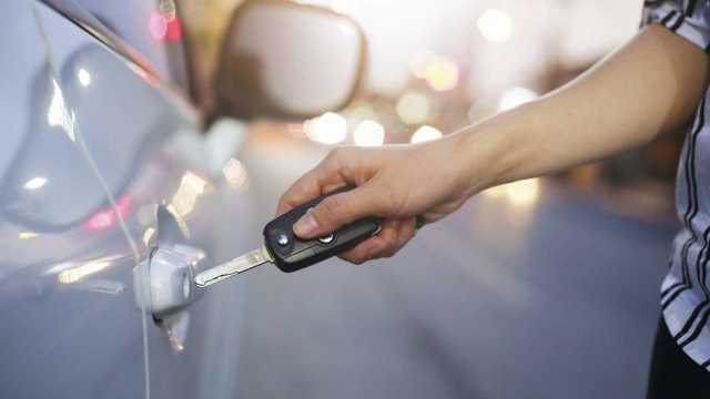 رئيس رابطة التجار يوضح دور الجمارك في ارتفاع أسعار السيارات