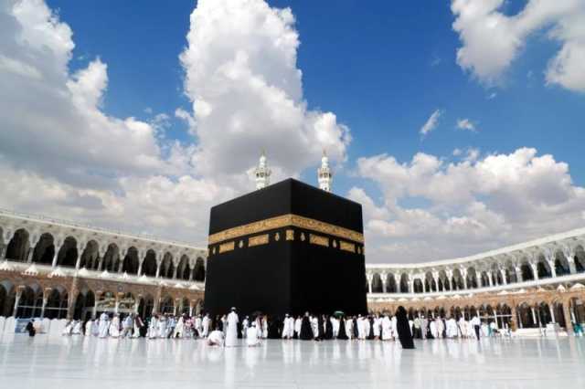 هل يمكن لمن سبق له أداء فريضة الحج السفر هذا العام؟.. عضو بـغرفة السياحة يُجيب