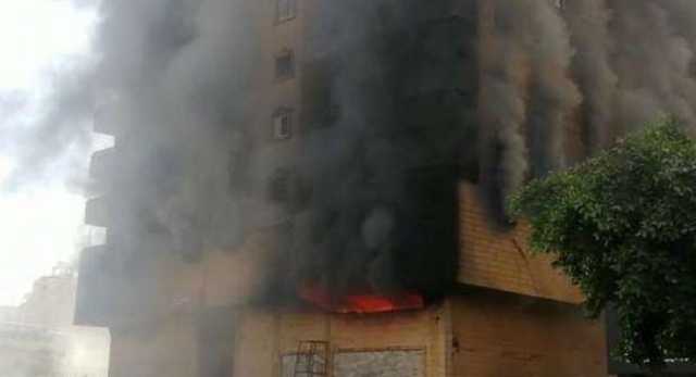 اندلاع حريق في عقار أمام حي الهرم