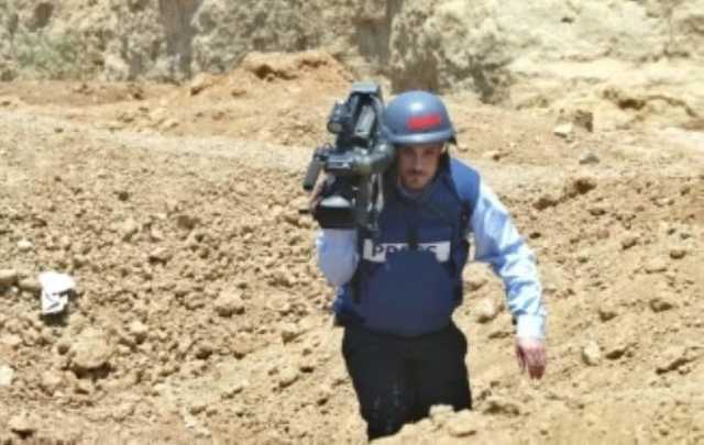 بقايا الكاميرا امتزجت بأشلائه.. وائل الدحدوح يكشف كواليس استهداف المصور سامر أبو دقة