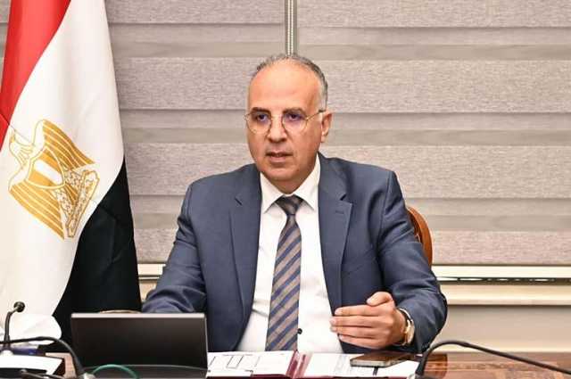 وزير الري يتفقد الموقف المائي وحالة التصرفات والمناسيب والجسور بالفيوم