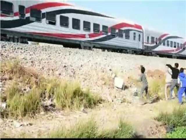 وزارة النقل: رشق القطارات بالحجارة ظاهرة خطيرة