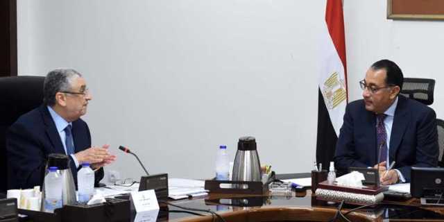 اجتماع في العلمين.. رئيس الوزراء يلتقي وزير الكهرباء