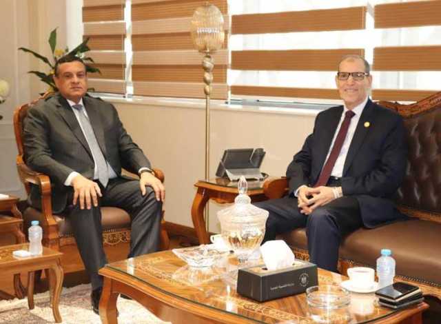 وزير التنمية المحلية يبحث التعاون مع رئيس هيئة النيابة الإدارية