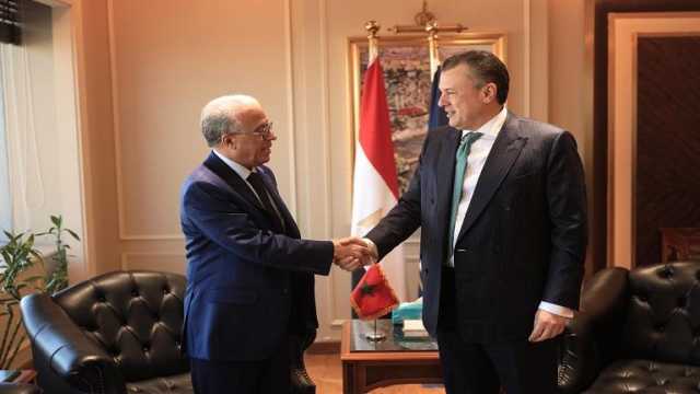 وزير الآثار يبحث مع سفير المغرب سبل تشجيع المستثمرين على بناء الفنادق السياحية